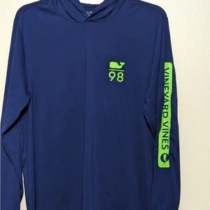 vineyard vines light weight tee shirt hoodie mens size xS blue long sleeve logo